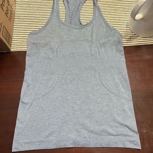 Lululemon swiftly tech racer back size 6